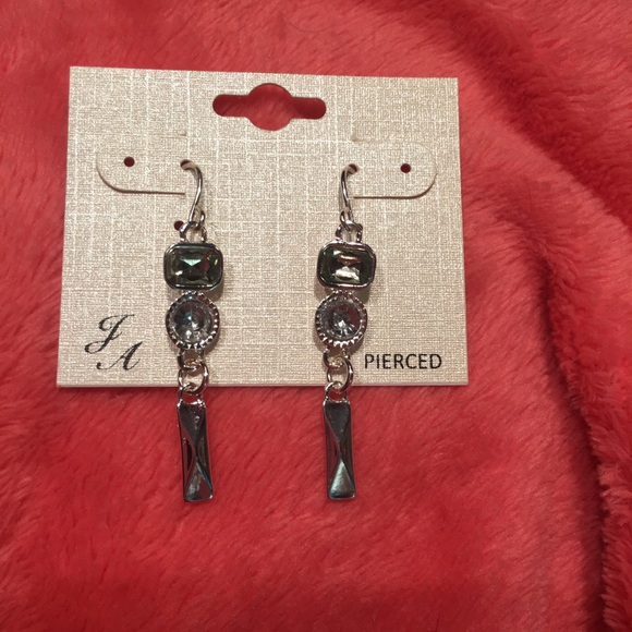 🆕Gorgeous dangle earrings NEW - Picture 8 of 8